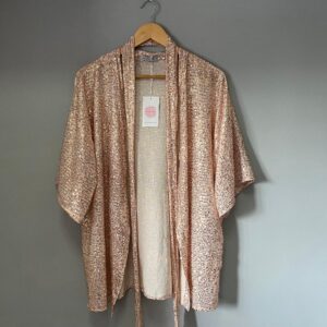Coleção Brilhe: Kimono Peônia em paetê ouro